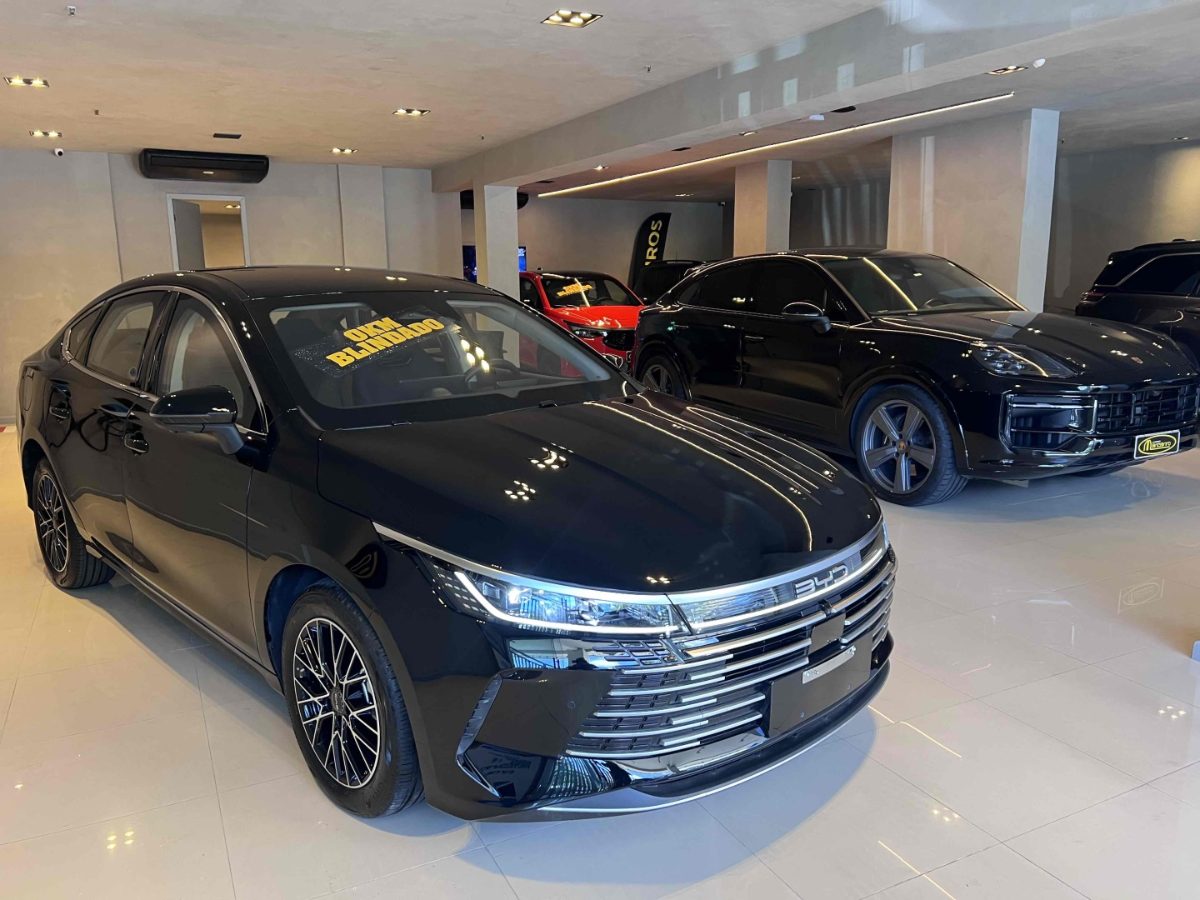 BYD King blindado preto — estoque Maricarro