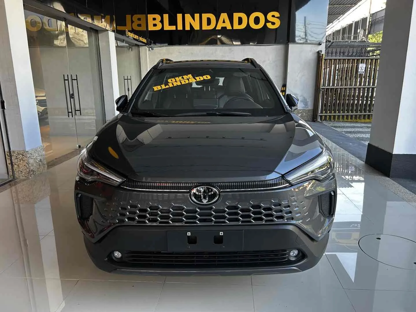 Toyota Corolla Cross XRE blindado preto (unidade 1) — estoque Maricarro