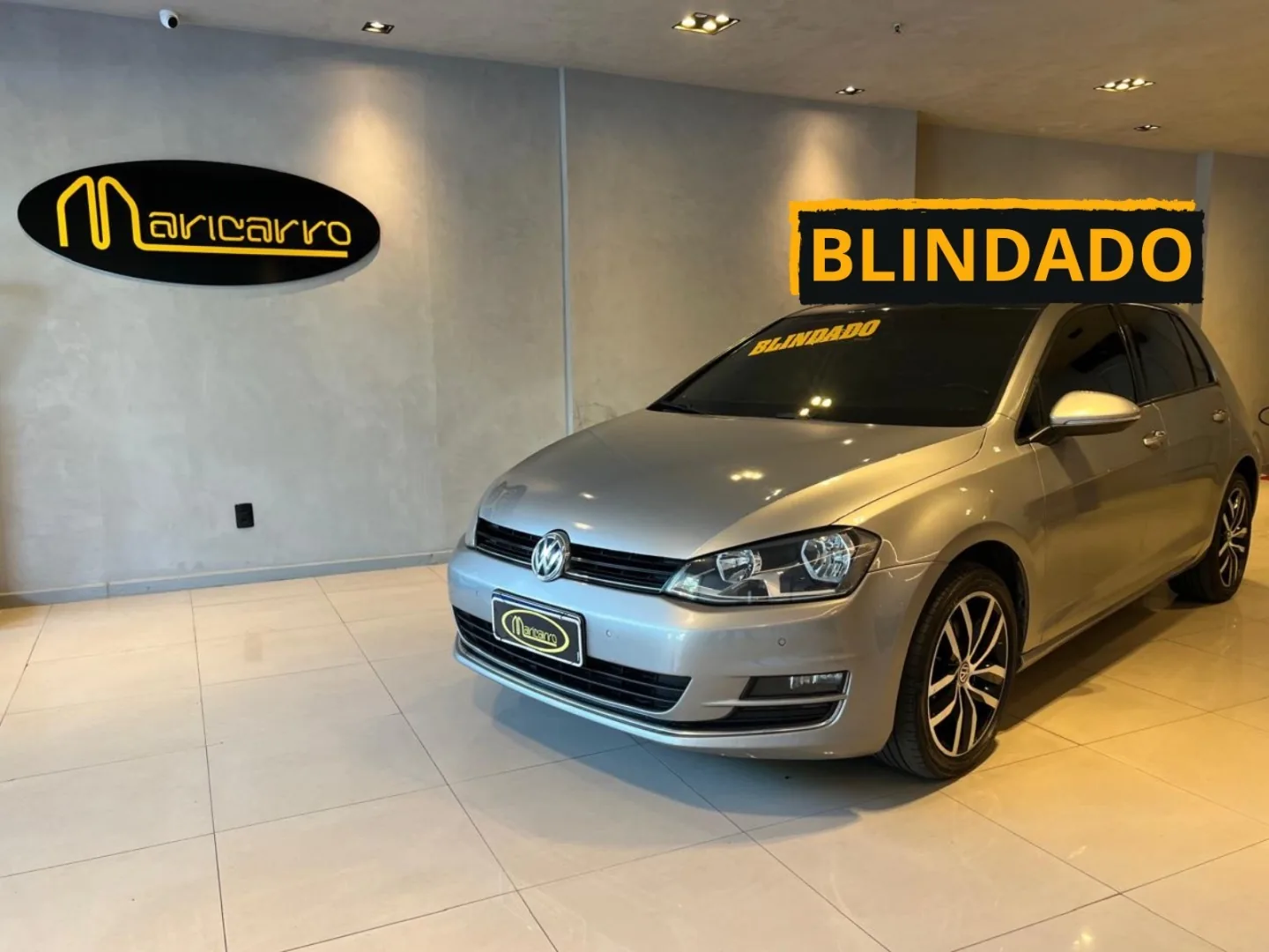 Volkswagen Golf Highline blindado preto — estoque Maricarro